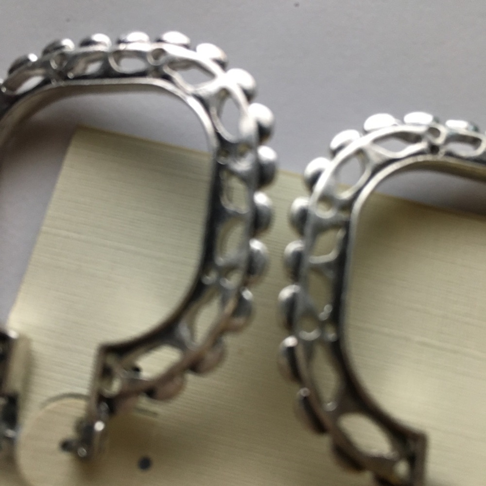 NWT LUCKY SILVER CUT OUT HOOP EARRINGS - Picture 7 of 8